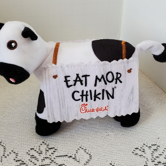 Chick-fil-A Plush Cow Doll Toy Eat Mor Chikin Sign 4" LIMITED EDITION - Picture 2 of 7